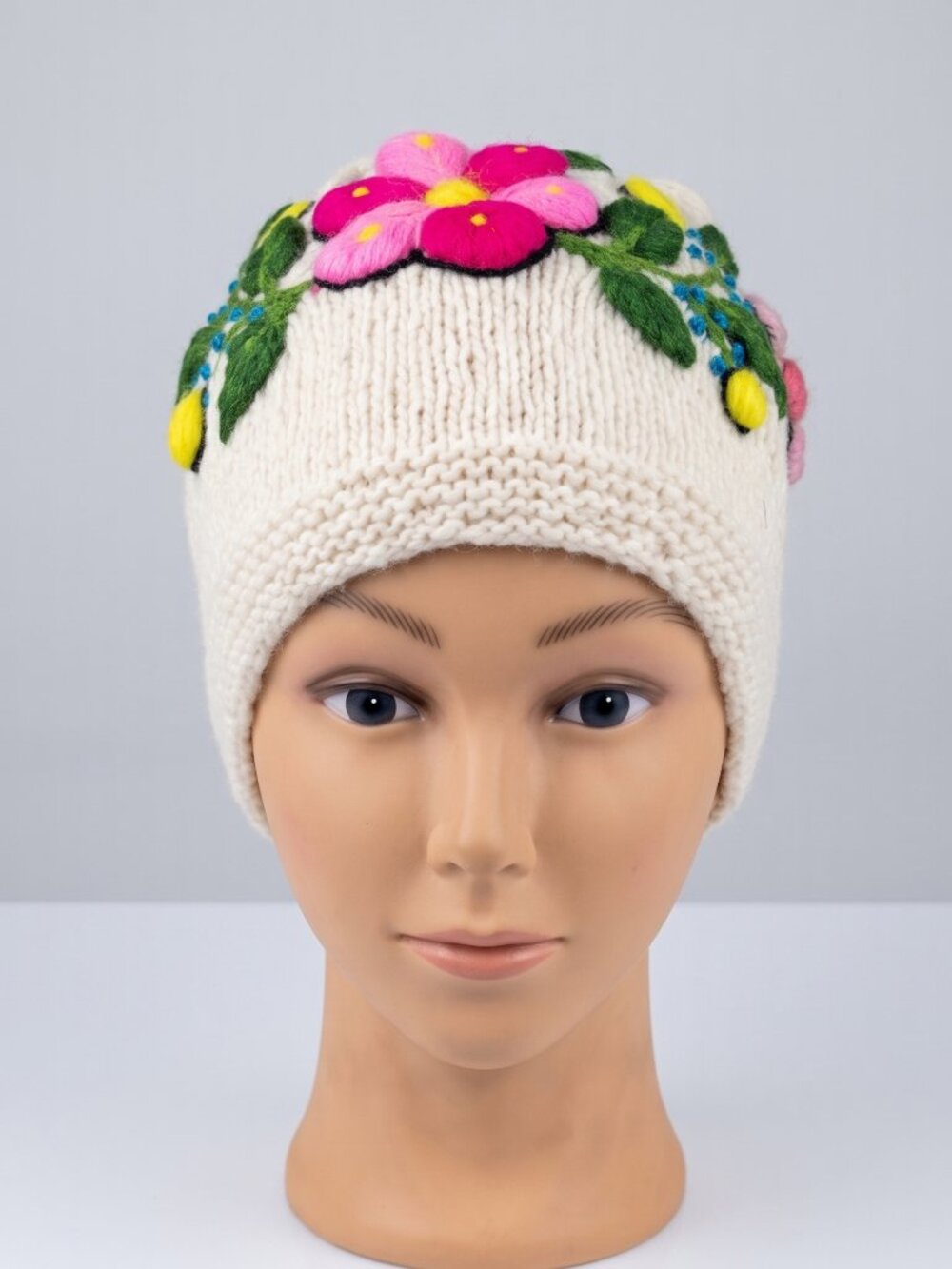 Hand-Embroidered Andean Chullo – Traditional, Warm, and Artisanal (Cusco)